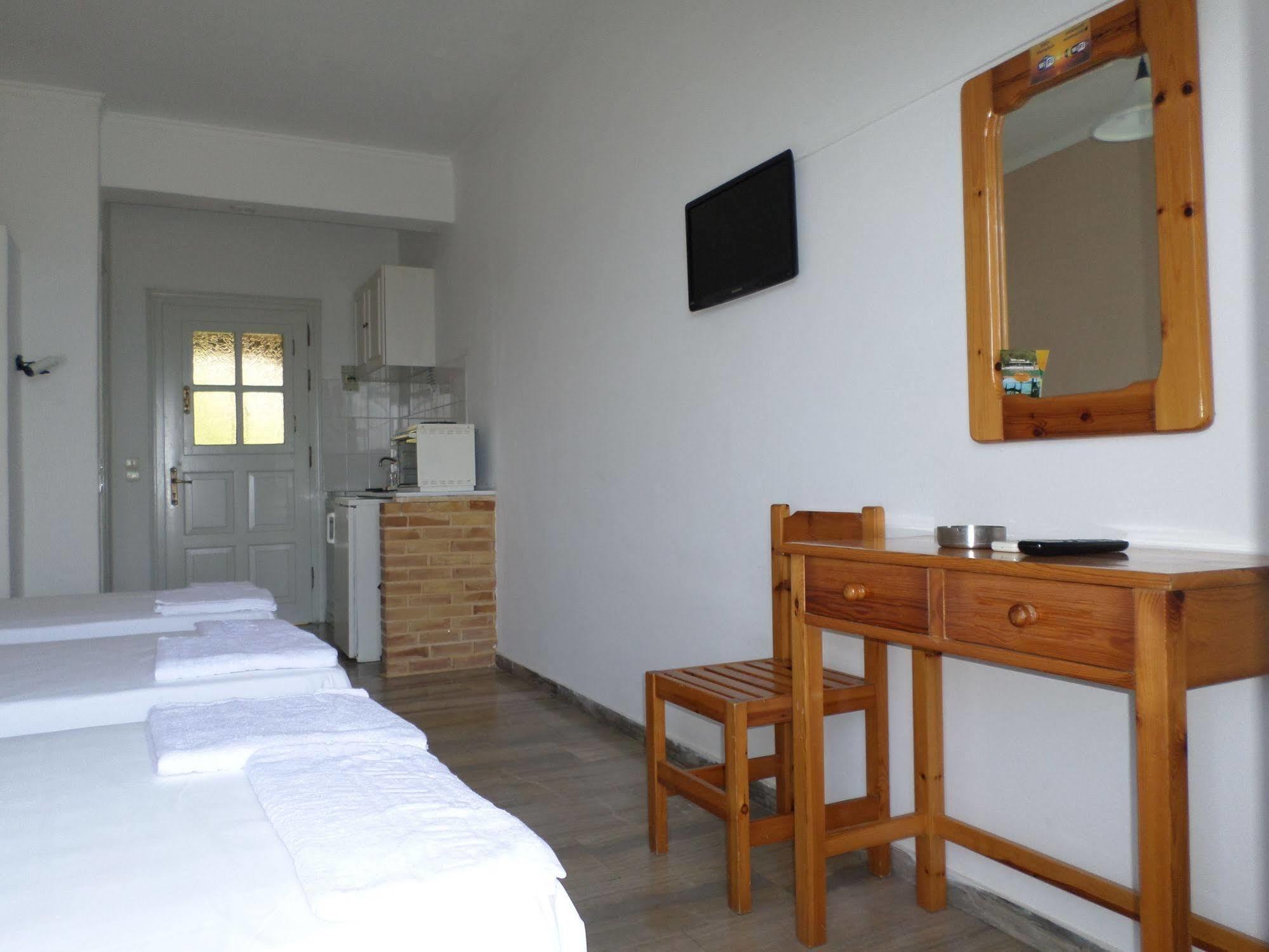Rising Sun Apartments & Studios Benitses  Eksteriør bilde